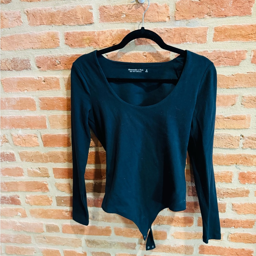 Abercrombie Long-Sleeve cotton seamless fabric scoop neck bodysuit